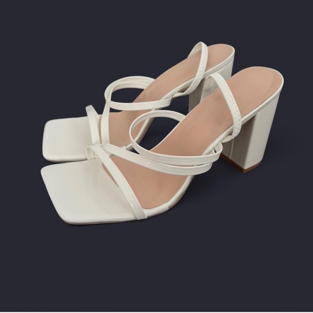 Elegant White chunky heel